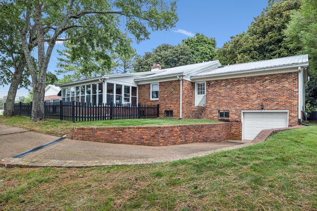 2641 Buckner Rd, Thompsons Station, TN 37179