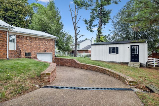 2641 Buckner Rd, Thompsons Station, TN 37179