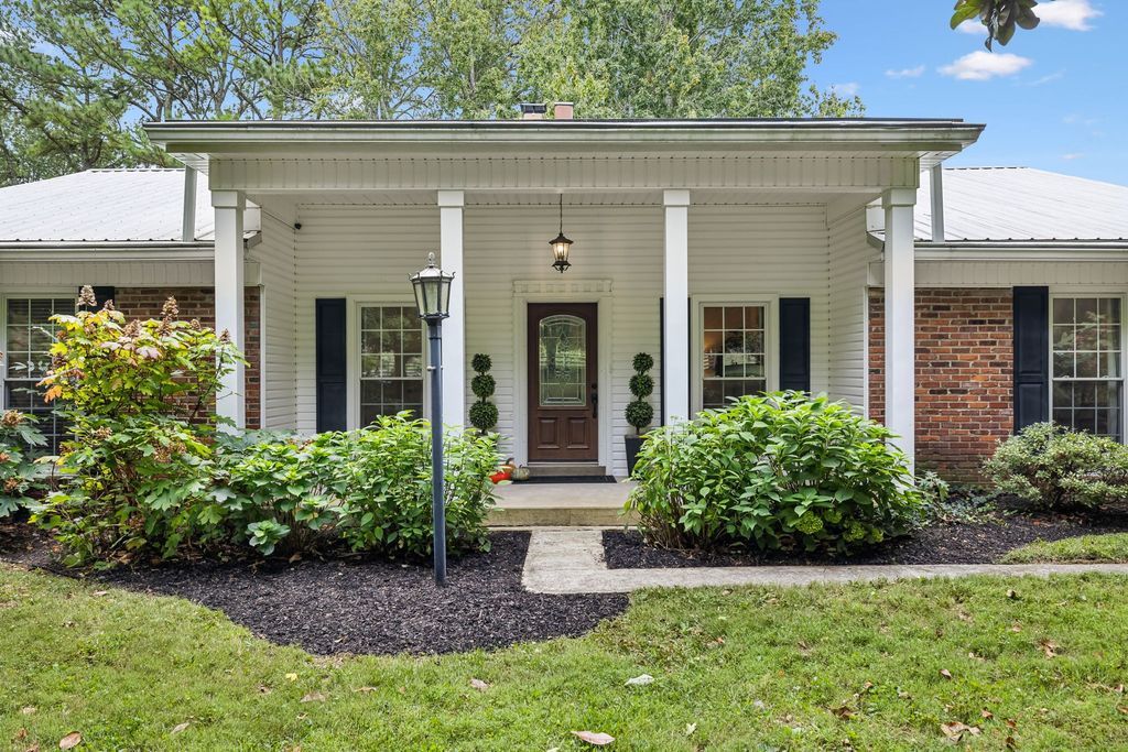 2641 Buckner Rd, Thompsons Station, TN 37179