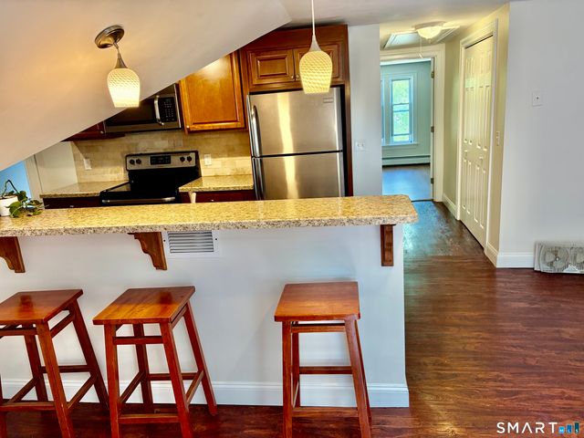 37-39 Hillside Avenue, Branford, CT 06405