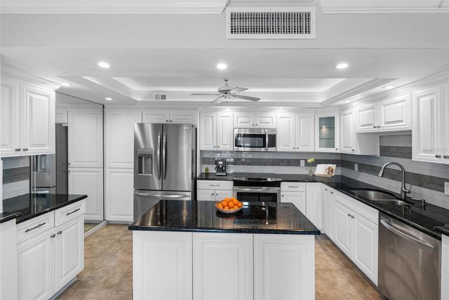 100 OAKMONT LANE 301, Belleair, FL 33756