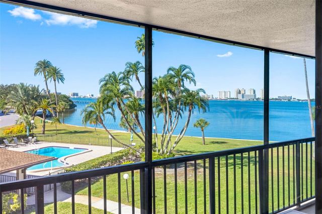 100 OAKMONT LANE 301, Belleair, FL 33756