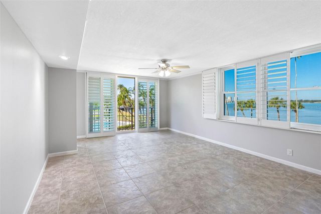 100 OAKMONT LANE 301, Belleair, FL 33756