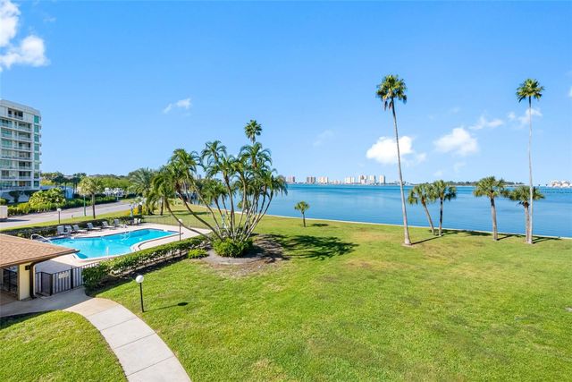 100 OAKMONT LANE 301, Belleair, FL 33756