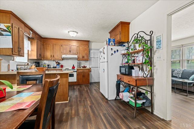 134 Hunt Club Dr, Madison Heights, VA 24572