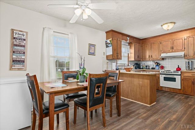 134 Hunt Club Dr, Madison Heights, VA 24572