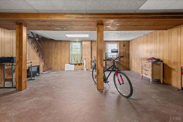 134 Hunt Club Dr, Madison Heights, VA 24572