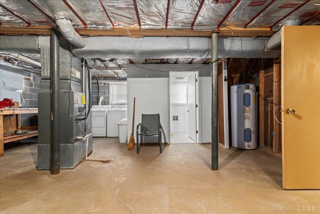 134 Hunt Club Dr, Madison Heights, VA 24572