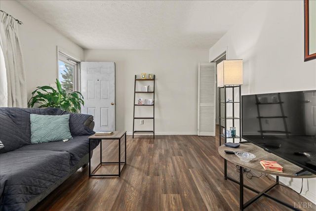 134 Hunt Club Dr, Madison Heights, VA 24572