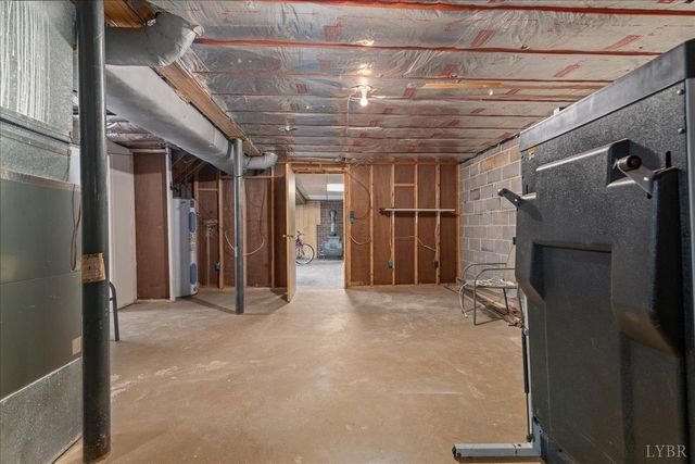 134 Hunt Club Dr, Madison Heights, VA 24572