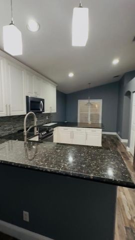 3965 Torres Circle, West Palm Beach, FL 33409