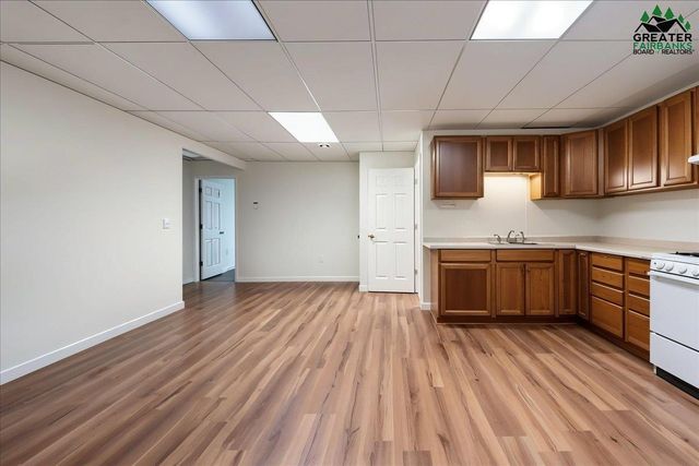 809 ANDREW STREET, Fairbanks, AK 99701