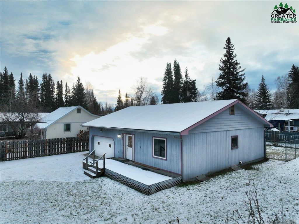 809 ANDREW STREET, Fairbanks, AK 99701