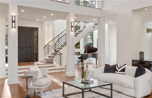 35 Robin Hood NE Road, Atlanta, GA 30309