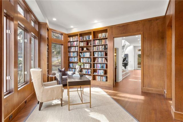 35 Robin Hood NE Road, Atlanta, GA 30309