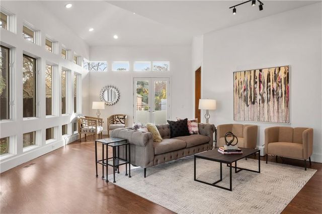 35 Robin Hood NE Road, Atlanta, GA 30309