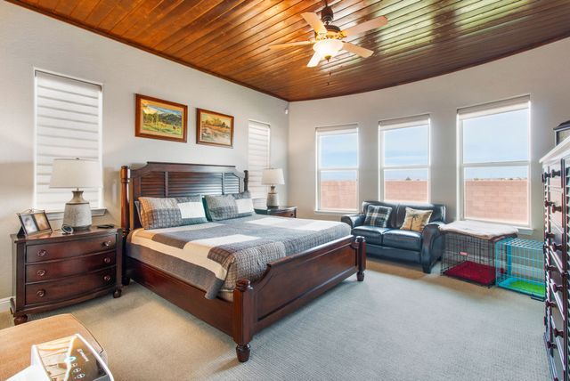 4719 Las Plazuelas, Santa Fe, NM 87507