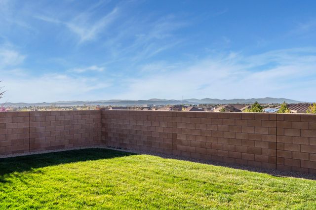 4719 Las Plazuelas, Santa Fe, NM 87507