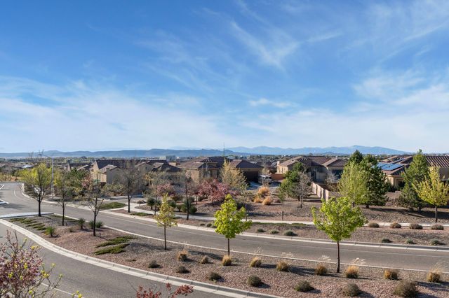4719 Las Plazuelas, Santa Fe, NM 87507