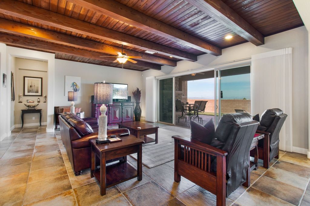 4719 Las Plazuelas, Santa Fe, NM 87507