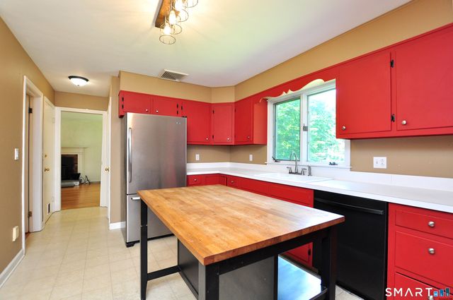 87 Sheldon Lane, Litchfield, CT 06759