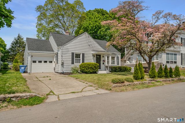 7 Norton Court, Norwich, CT 06360
