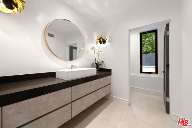 2030 Talmadge Street, Los Angeles, CA 90027