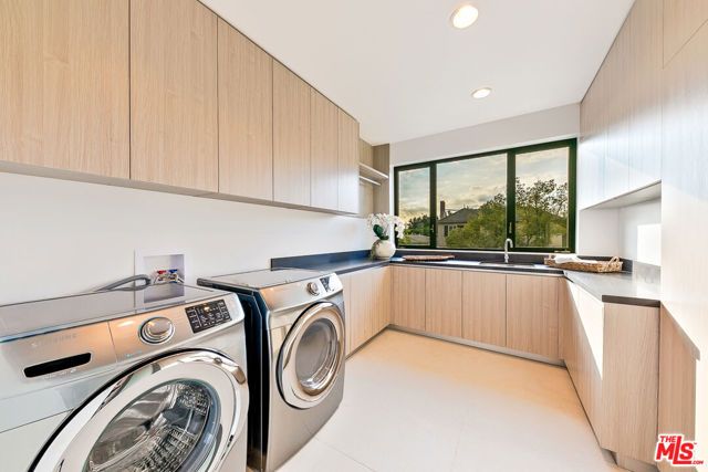 2030 Talmadge Street, Los Angeles, CA 90027