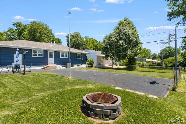210 Eldorado Drive, Florissant, MO 63031