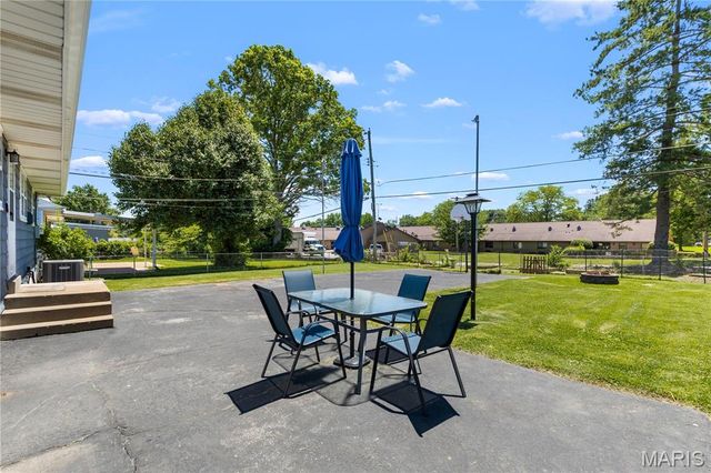 210 Eldorado Drive, Florissant, MO 63031