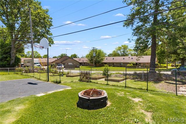 210 Eldorado Drive, Florissant, MO 63031