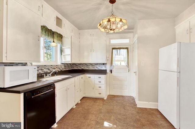 106 S 4TH ST, Mount Wolf, PA 17347
