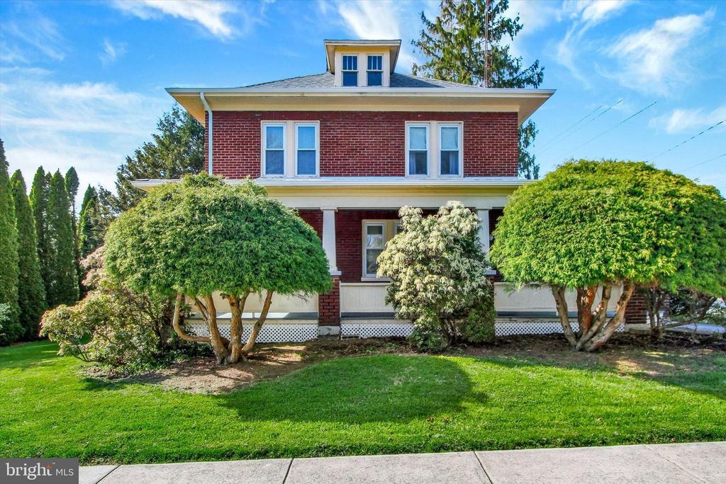 106 S 4TH ST, Mount Wolf, PA 17347