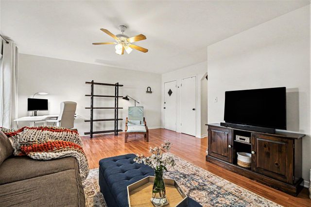 27623 Brettonwoods Street, Madison Heights, MI 48071