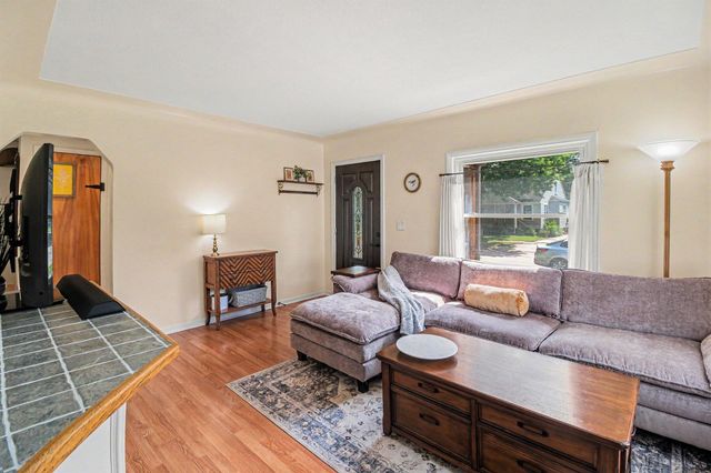 27623 Brettonwoods Street, Madison Heights, MI 48071