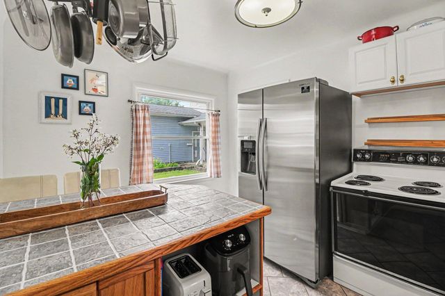 27623 Brettonwoods Street, Madison Heights, MI 48071