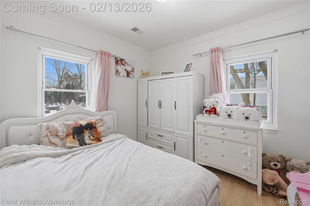 15990 Merriman Road, Livonia, MI 48154