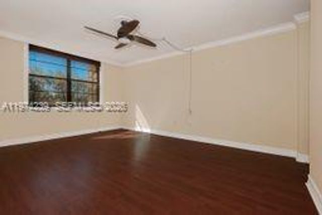 10854 N Kendall Dr 215, Miami, FL 33176