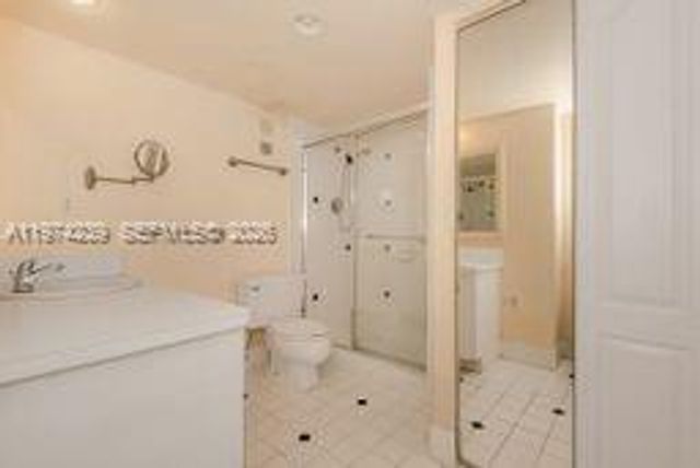 10854 N Kendall Dr 215, Miami, FL 33176