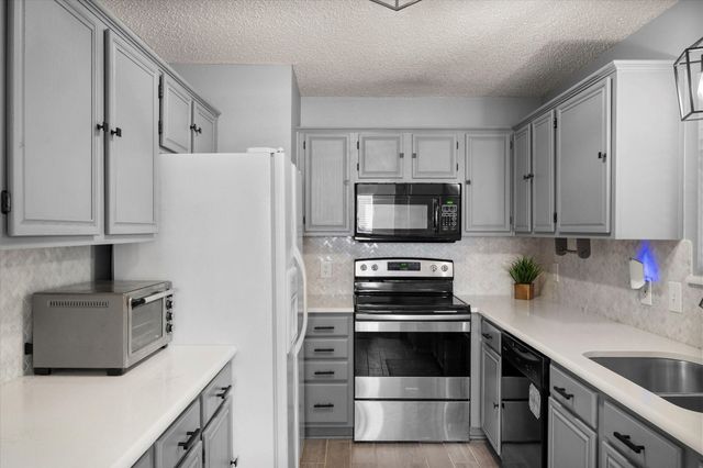 2801 Kempton Drive, Arlington, TX 76001
