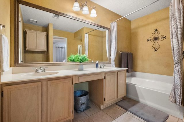 2801 Kempton Drive, Arlington, TX 76001