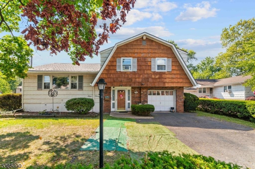 4 Boyd Ave, Fair Lawn Boro, NJ 07410