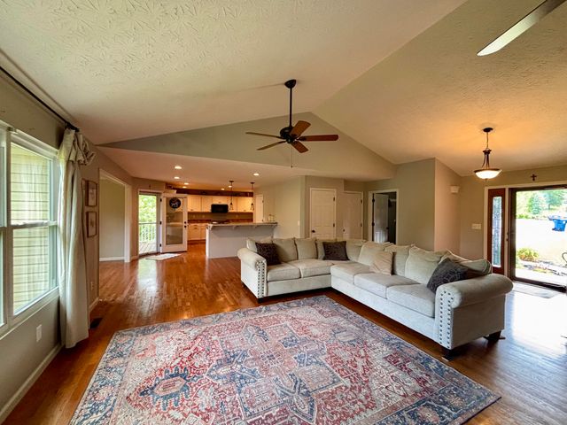 225 Maple Ridge Street, Crittenden, KY 41030