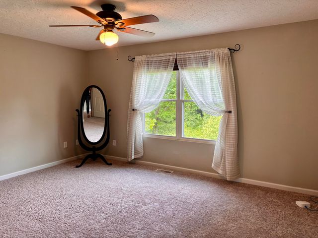 225 Maple Ridge Street, Crittenden, KY 41030