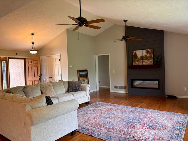 225 Maple Ridge Street, Crittenden, KY 41030