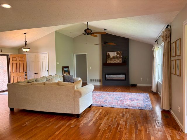 225 Maple Ridge Street, Crittenden, KY 41030