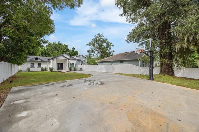 914 E NORTH BAY STREET, Tampa, FL 33603