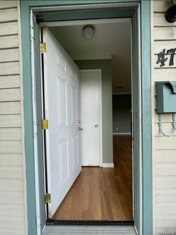 47 E Barrett Avenue, Madison Heights, MI 48071