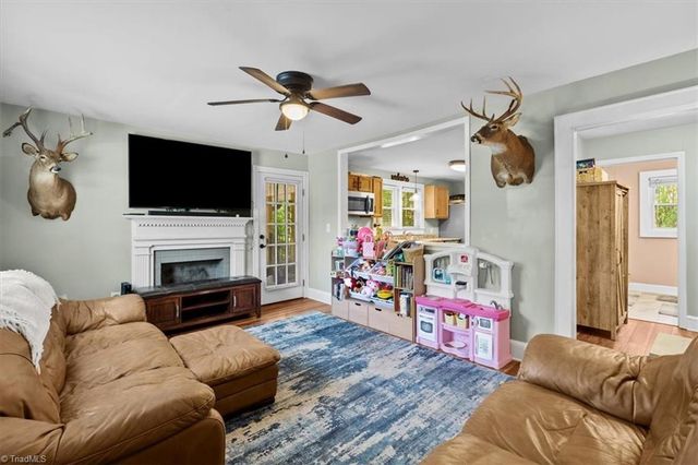 1110 Lawsonville Avenue, Reidsville, NC 27320