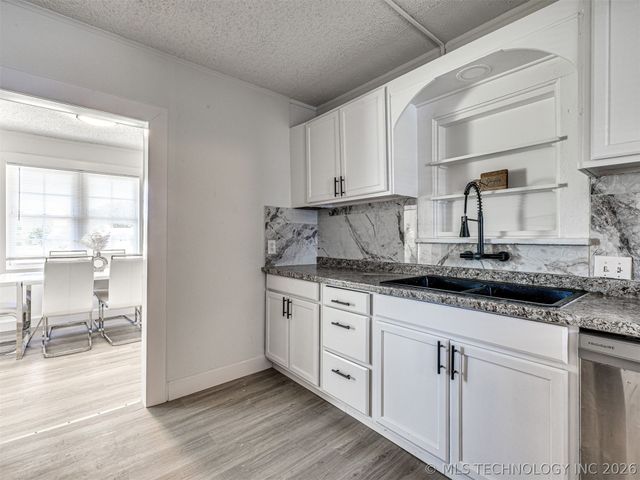 4809 S 33rd West Avenue, Tulsa, OK 74107